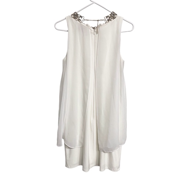 LAUNDRY BY SHELLI SEGAL WHITE HALTER CHIFFON DRESS WITH GOLD CHAIN NECKLINE - Picture 10 of 15